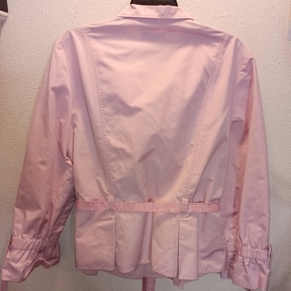 Women's NWOT Pale Pink Belted Jacket size 2 - Picture 3 of 4